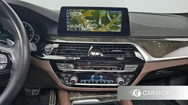 BMW 5 Series (G30) 2018 Черный из Кореи, фото 5