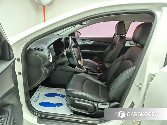 Kia The New K3 2nd generation 2021 Белый из Кореи, фото 5