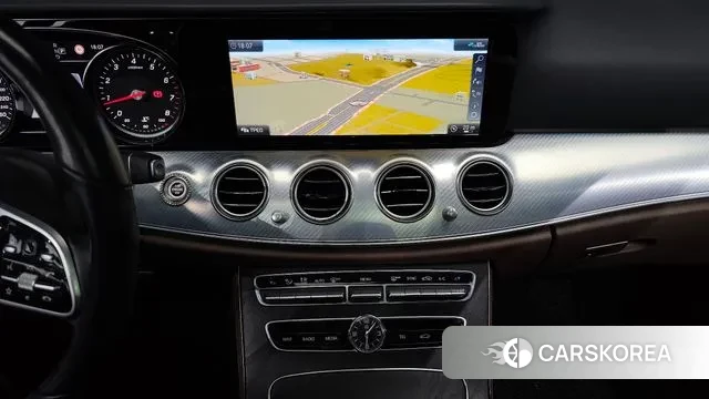 Mercedes-Benz E-Class W213 2020 Белый из Кореи, фото 5