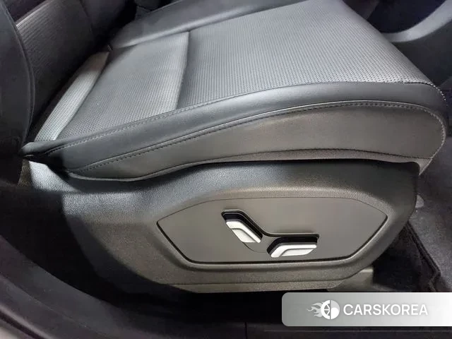 Hyundai Santa Fe (MX5) 2023 Белый из Кореи, фото 5