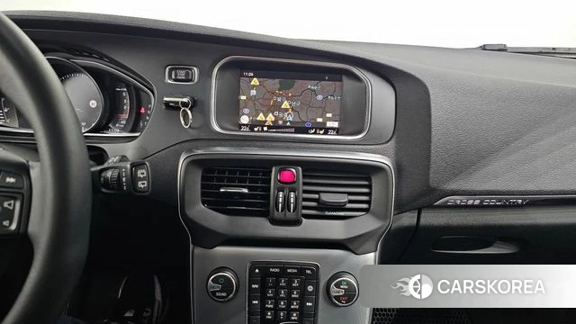 Volvo V40 Cross-Country 2019 Серебряный из Кореи, фото 5