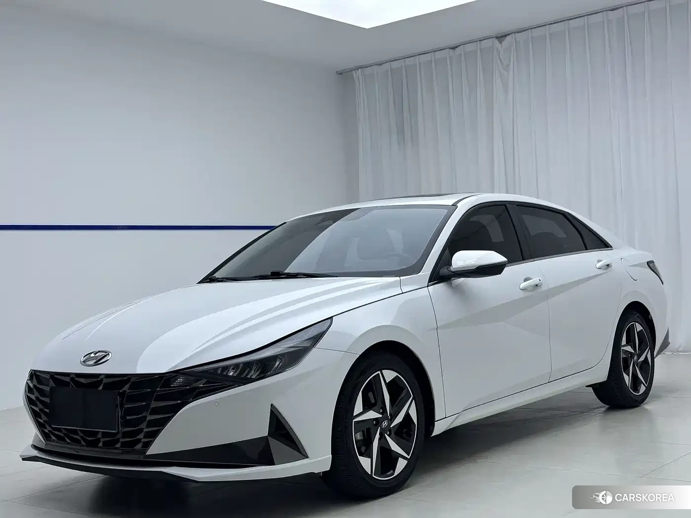 Hyundai Elantra 2023 Белый из Китая, фото 5
