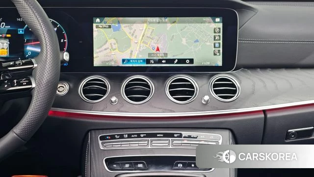 Mercedes-Benz E-Class W213 2023 Белый из Кореи, фото 5