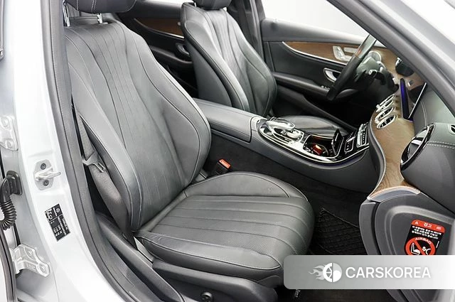 Mercedes-Benz E-Class W213 2019 Серебряный из Кореи, фото 5