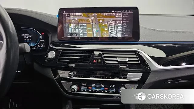 BMW 5 Series (G30) 2020 Белый из Кореи, фото 5