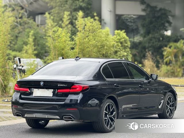 BMW 5 series 2023 Черный из Китая, фото 5