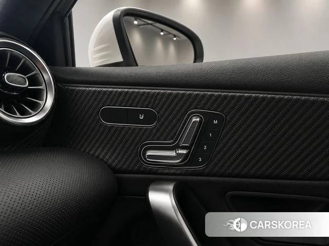 Mercedes-Benz A-Class W177 2025 Белый из Кореи, фото 5