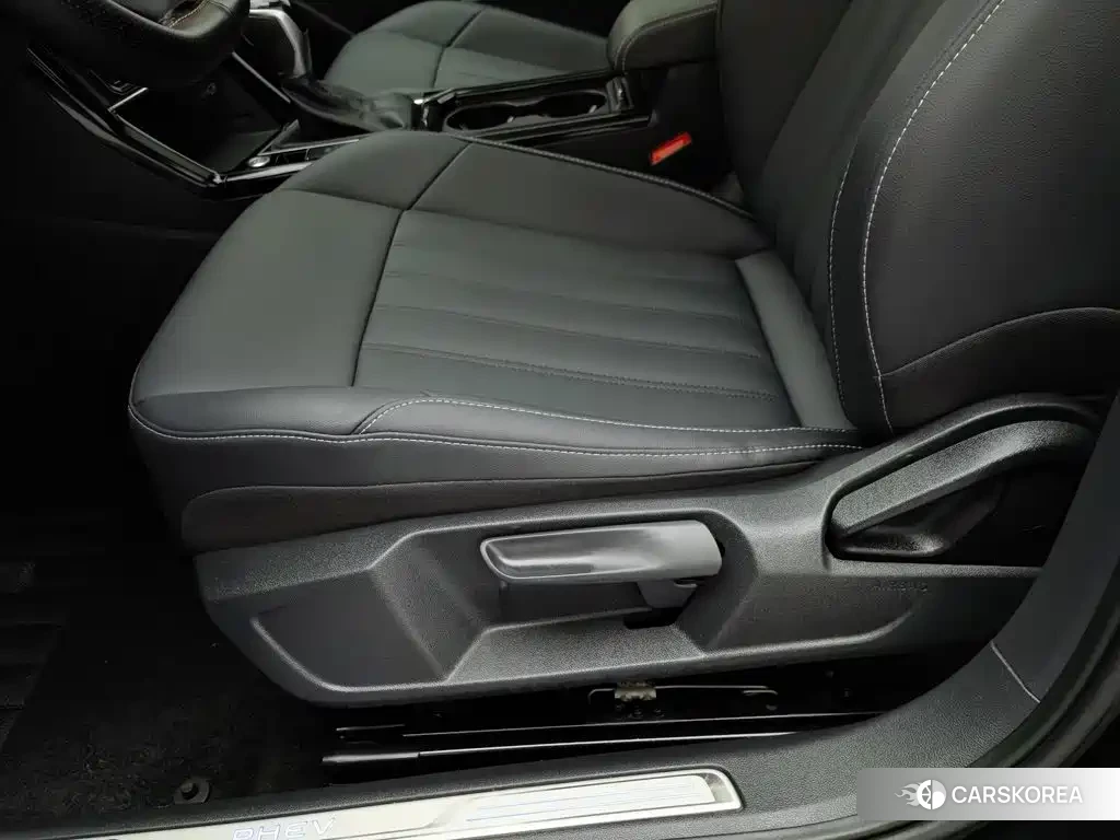 Volkswagen Passat plug-in hybrid 2023 Черный из Китая, фото 5