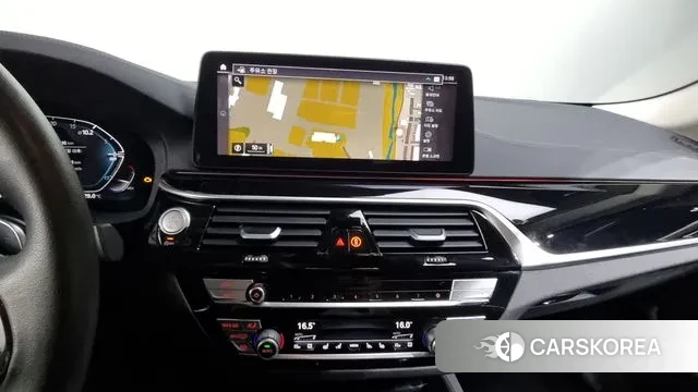 BMW 5 Series (G30) 2020 Белый из Кореи, фото 5