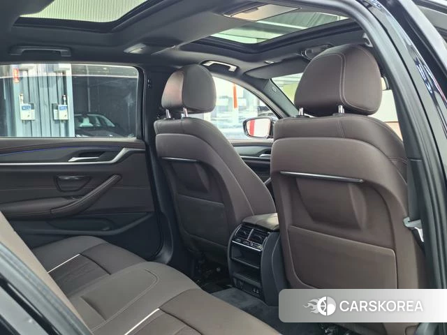 BMW 5 series 2023 Черный из Китая, фото 5