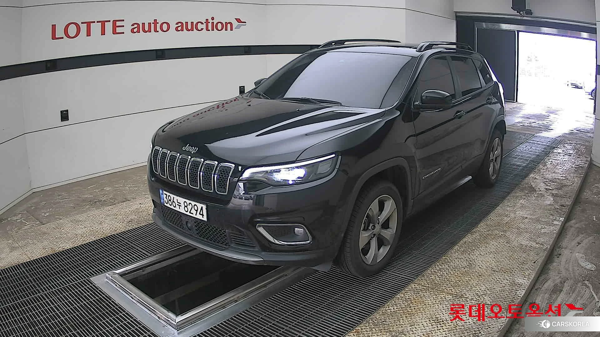 Jeep Straw Cherokee 2.4 AWD 2022 Черный из Кореи, фото 5