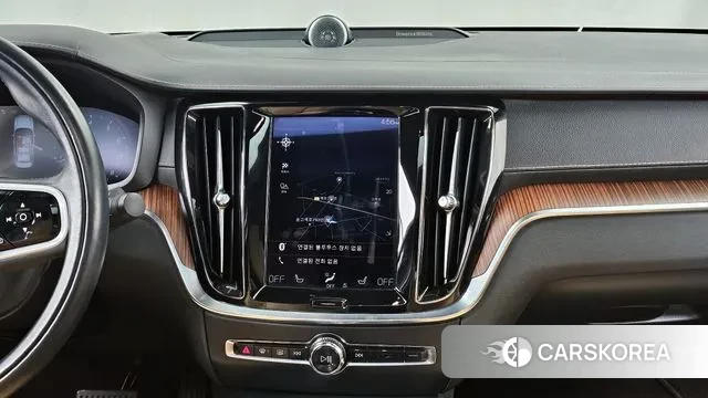 Volvo S60 3rd generation 2021 Белый из Кореи, фото 5