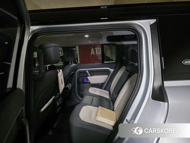 Land Rover Defender (L663) 2024 Серебряный из Кореи, фото 5