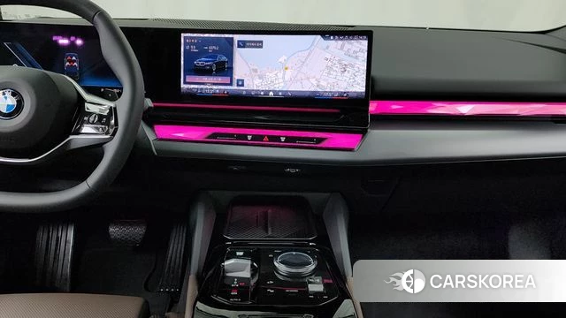 BMW 5 Series (G60) 2025 Черный из Кореи, фото 5
