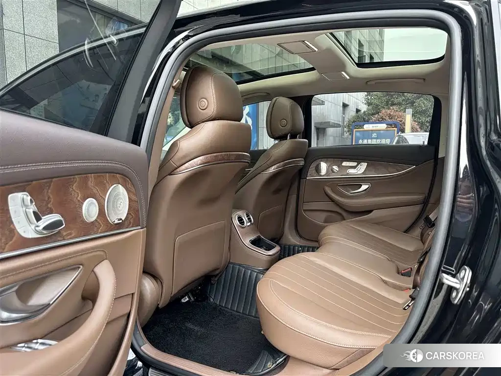Mercedes-Benz E-Class 2023 Черный из Китая, фото 5