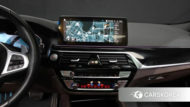 BMW 5 Series (G30) 2021 Белый из Кореи, фото 5