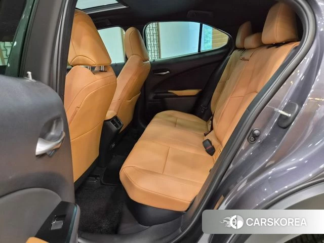 Lexus UX250h 2024 Серый из Кореи, фото 5