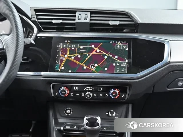 Audi Q3 (F3) 2024 Белый из Кореи, фото 5