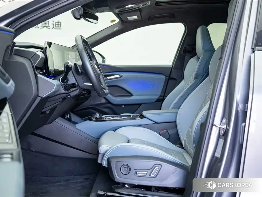 Audi Q6L e-tron 2025 Silver/gray из Китая, фото 5