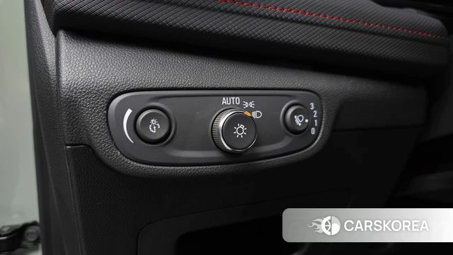 Chevrolet (GM Daewoo) The New Trail Blazer 2023 Темно-зеленый из Кореи, фото 5