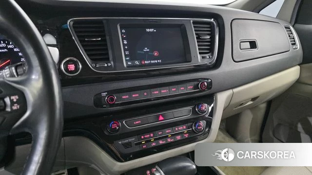 Kia The New Carnival 2018 Белый из Кореи, фото 5
