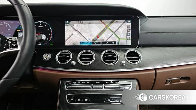 Mercedes-Benz E-Class W213 2023 Белый из Кореи, фото 5