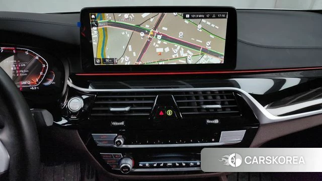 BMW 5 Series (G30) 2023 Белый из Кореи, фото 5