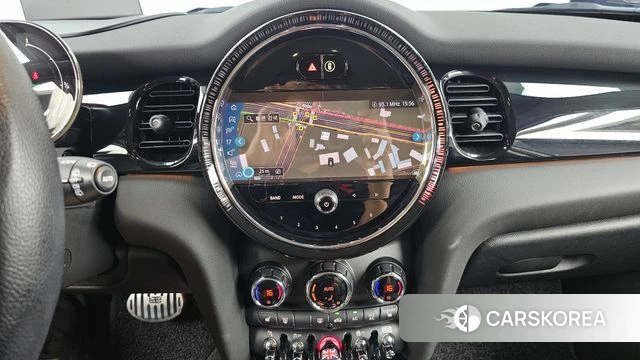 Mini Cooper 2024 Белый из Кореи, фото 5