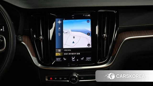 Volvo V60 Cross-Country 2nd Generation 2021 Белый из Кореи, фото 5
