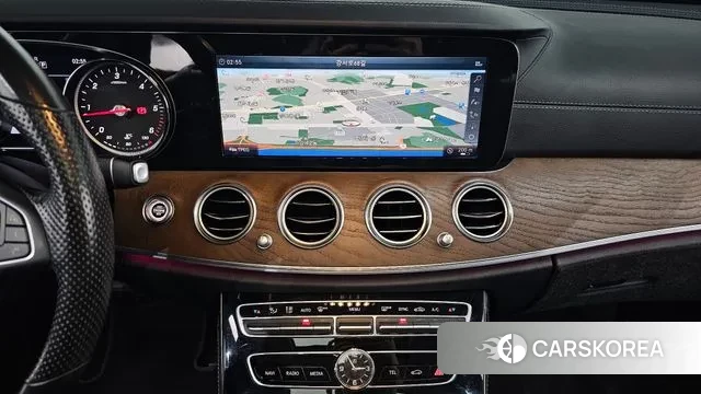 Mercedes-Benz E-Class W213 2018 Серебряный из Кореи, фото 5