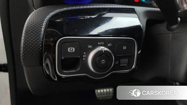 Mercedes-Benz A-Class W177 2023 Белый из Кореи, фото 5