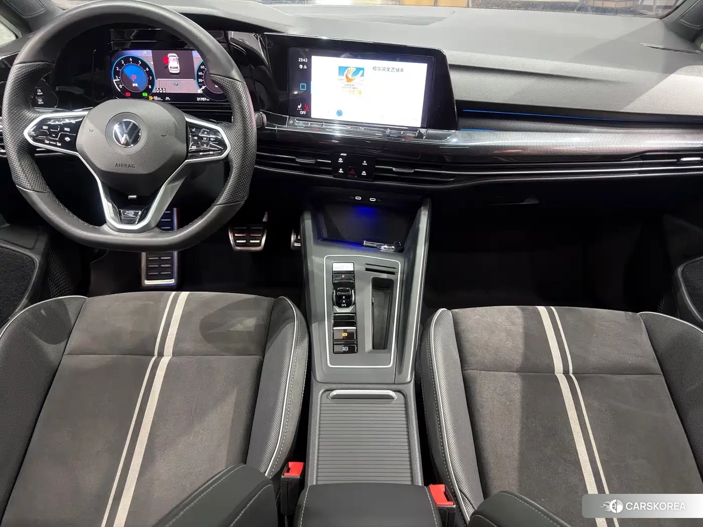 Volkswagen Golf 2023 Белый из Китая, фото 5