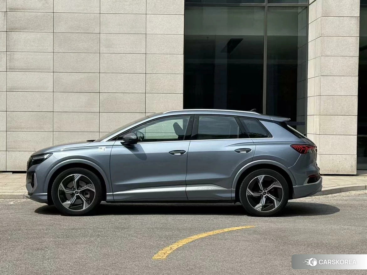 Audi Q4 e-tron 2023 Синий из Китая, фото 5