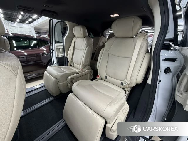 Toyota Saina 2023 Белый из Китая, фото 5
