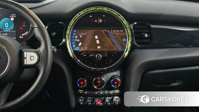 Mini Cooper 2024 Серебряный из Кореи, фото 5