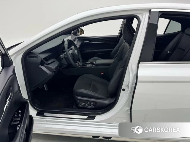 Toyota Camry 2025 Белый из Китая, фото 5