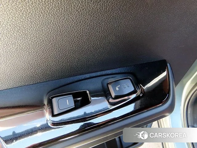 Ssangyong Torres 2023 Темно-зеленый из Кореи, фото 5