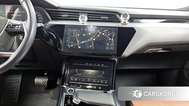 Audi e-Tron 2021 Белый из Кореи, фото 5