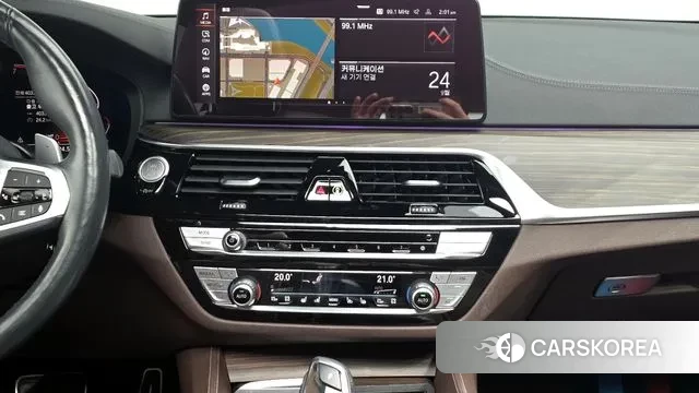 BMW 5 Series (G30) 2021 Белый из Кореи, фото 5