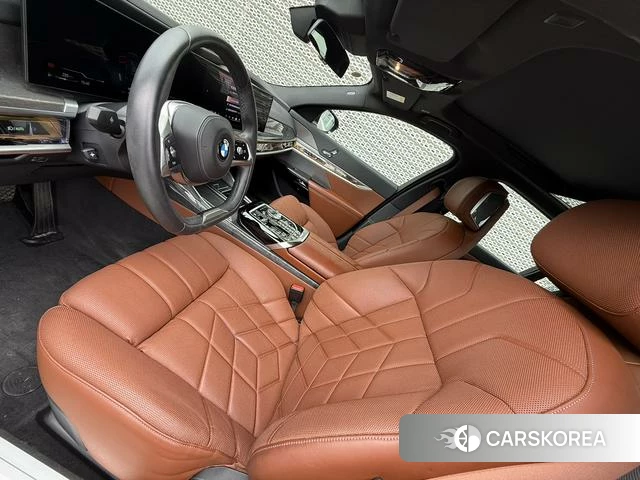 BMW 7 series 2024 Черный из Китая, фото 5