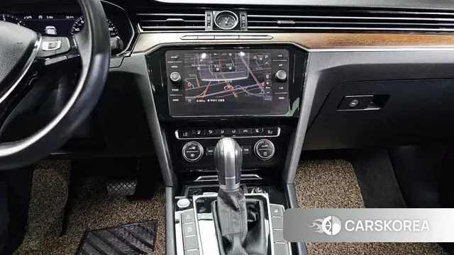 Volkswagen Passat GT (B8) 2018 Серебристо-серый из Кореи, фото 5