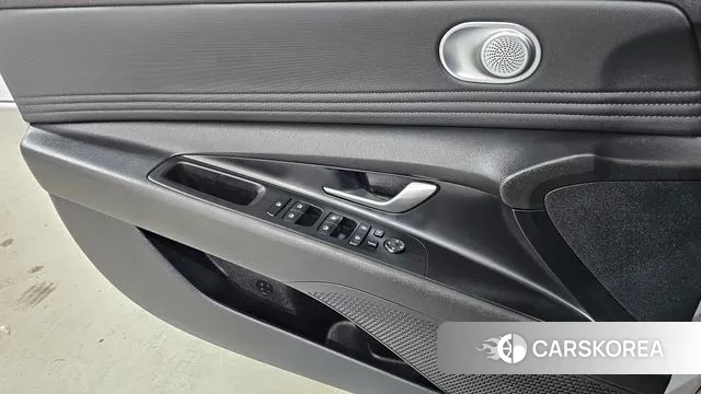 Hyundai Avante (CN7) 2021 Серебристо-серый из Кореи, фото 5