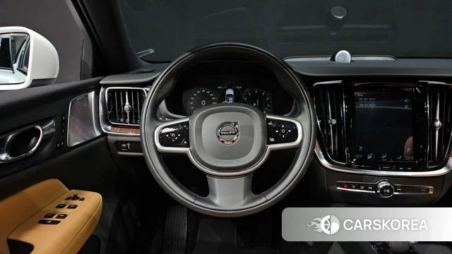 Volvo V60 Cross-Country 2nd Generation 2021 Белый из Кореи, фото 5