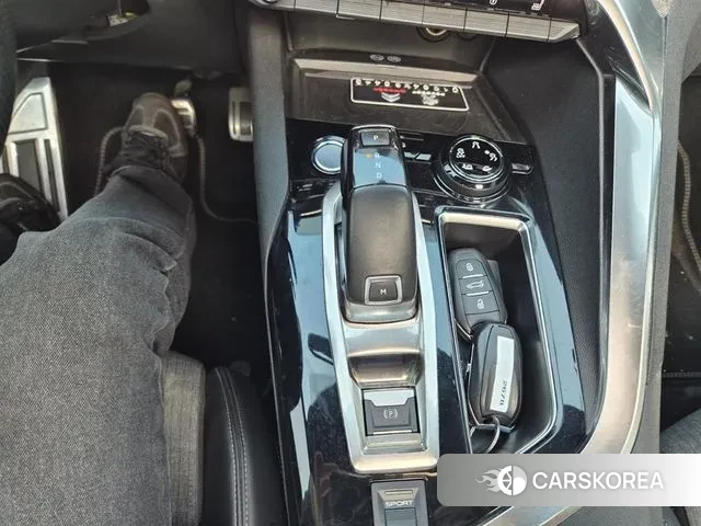 Peugeot 5008 second generation 2019 Черный из Кореи, фото 5