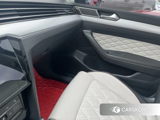 Volkswagen Magotan 2023 Черный из Китая, фото 5