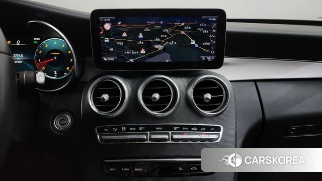 Mercedes-Benz C-Class W205 2021 Белый из Кореи, фото 5