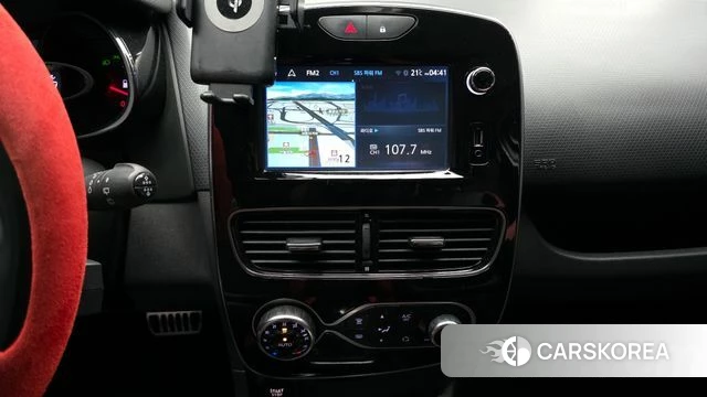 Renault Korea (Samsung) Clio 2019 Красный из Кореи, фото 5