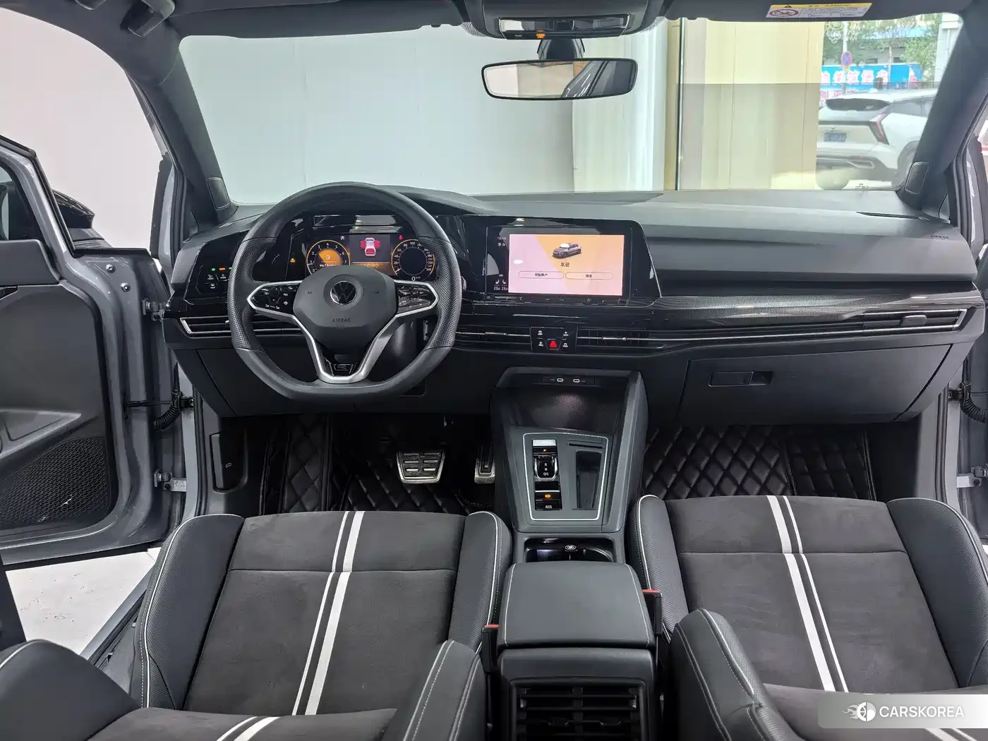Volkswagen Golf 2023 Silver/gray из Китая, фото 5