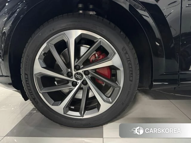 Audi Q5 (80A) 2025 Черный из Кореи, фото 5