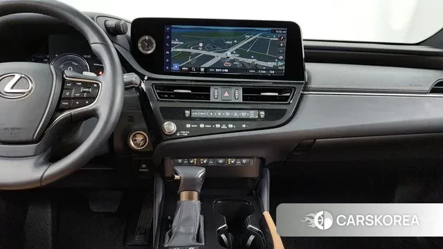 Lexus ES300h 7th generation 2024 Белый из Кореи, фото 5